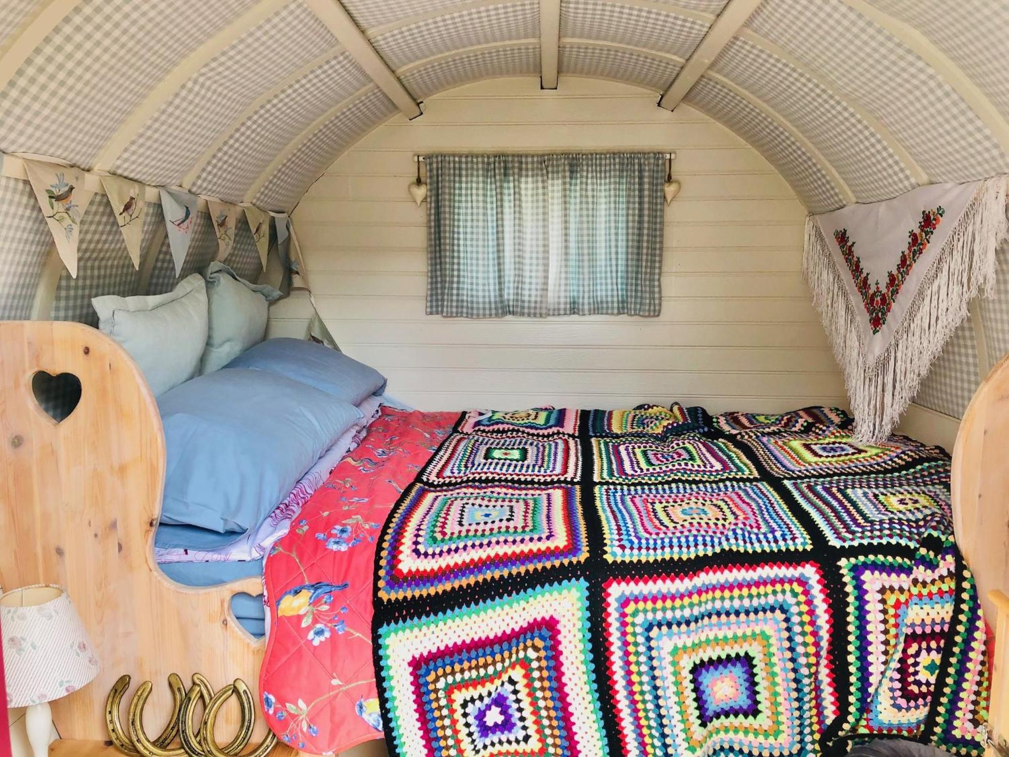 Bowtop Wagon At Lettoch Farm Кит Экстерьер фото